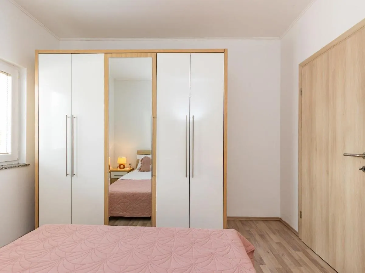 Apartment Maja - Srd422 By Interhome Maslenica